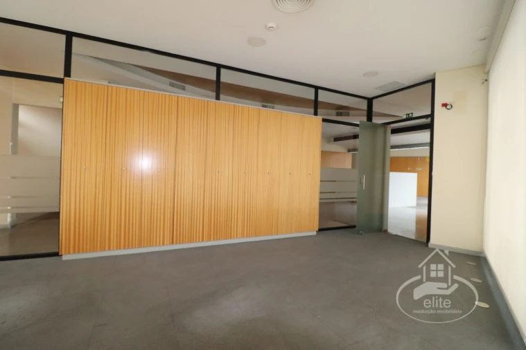 Loja para Arrendamento em União das Freguesias de Setúbal Foto 34