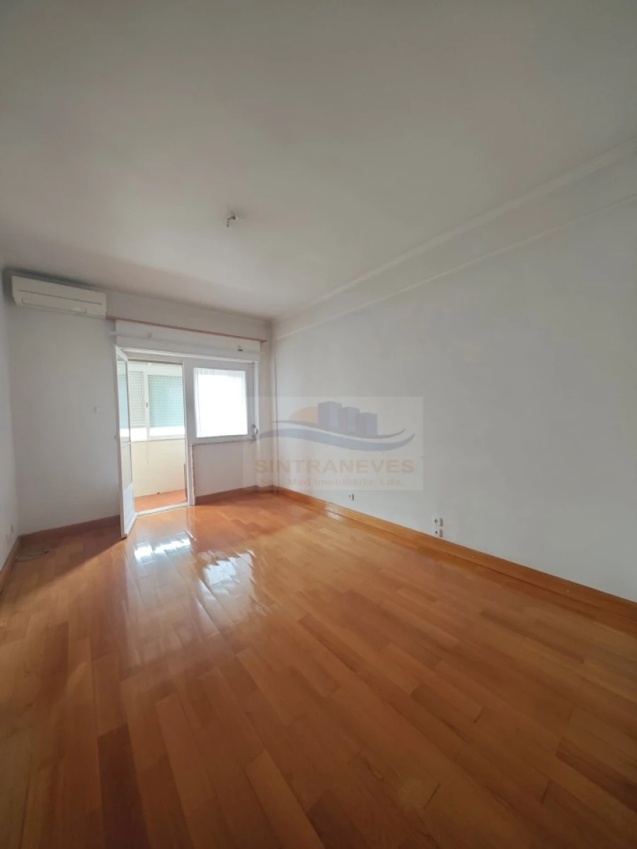 Apartamento T3 para Venda em Venteira Foto 12