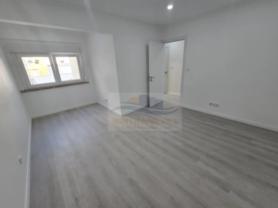Apartamento T2 para Venda em Falagueira-Venda Nova Foto 4