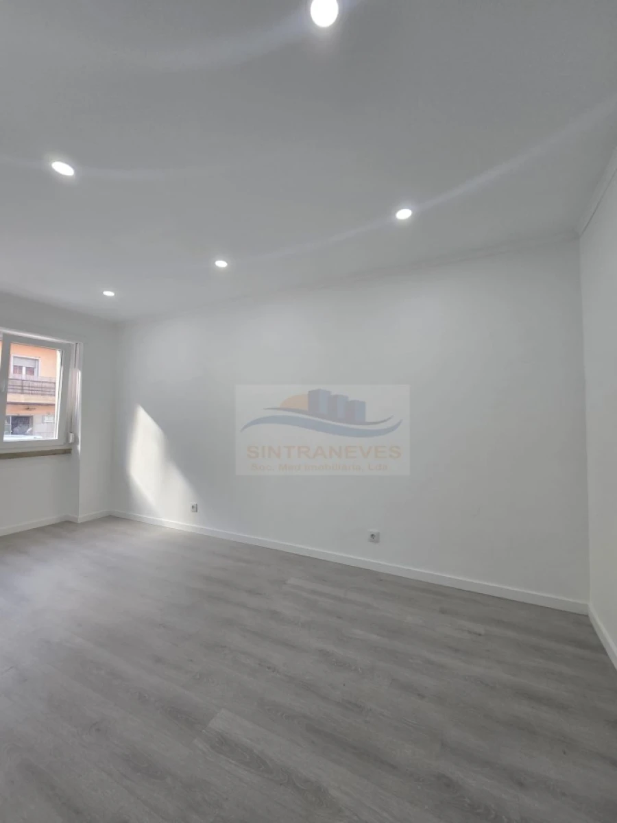 Apartamento T2 para Venda em Falagueira-Venda Nova Foto 16