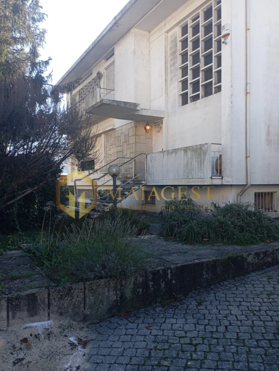 Moradia T6 para Venda em Mozelos Foto 4