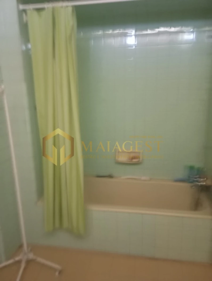 Moradia T6 para Venda em Mozelos Foto 16