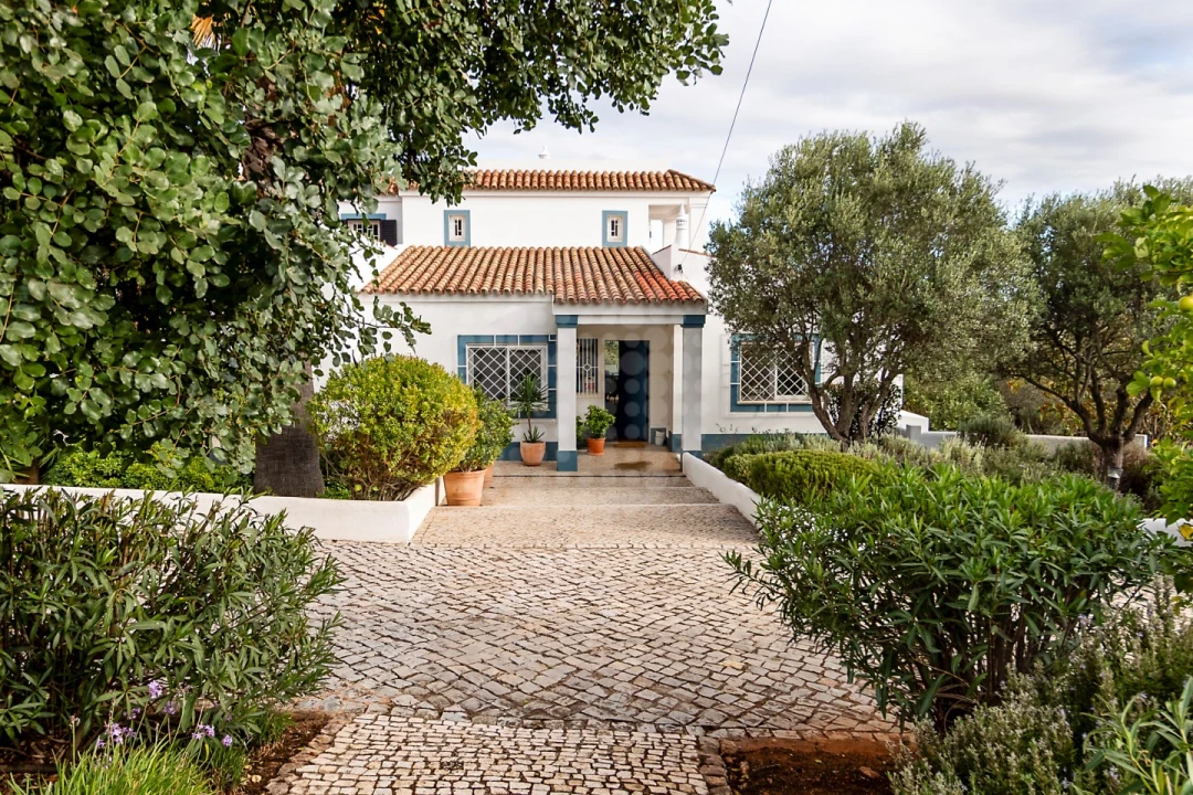 Moradia T4 para Venda em Loule (São Sebastião) Foto 2