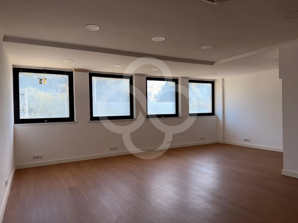 Escritório para Arrendamento em Massamá e Monte Abraão Foto 19