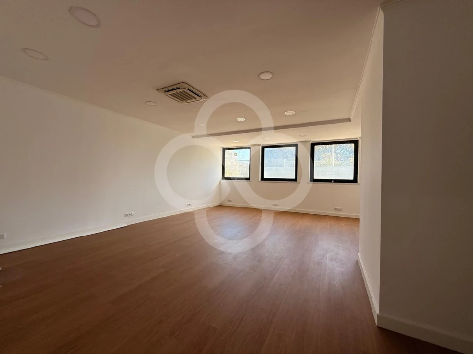 Escritório para Arrendamento em Massamá e Monte Abraão Foto 27