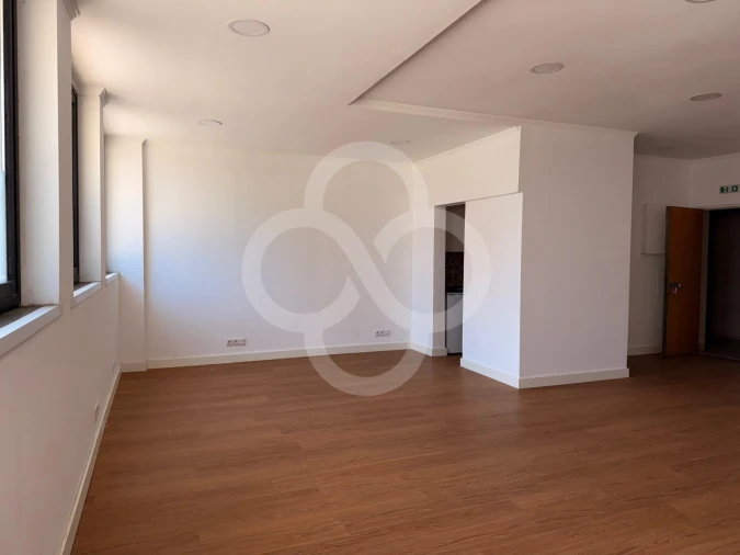 Escritório para Arrendamento em Massamá e Monte Abraão Foto 20