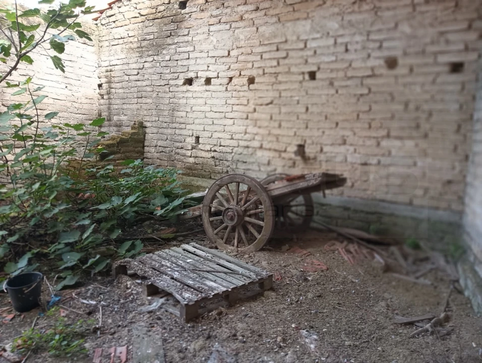 Moradia T2 para Venda em Ouca Foto 6