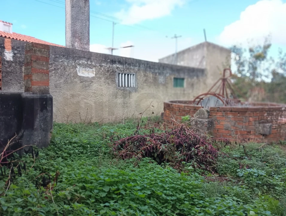 Moradia T2 para Venda em Ouca Foto 18