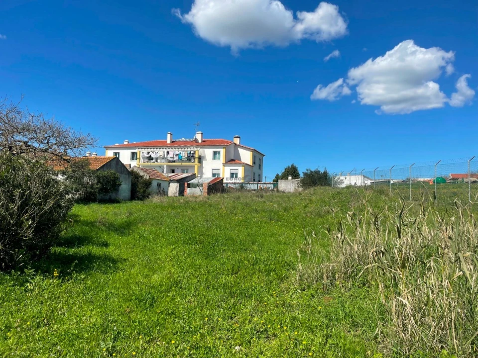 Terreno P/ Prédio para Venda em Milharado Foto 3