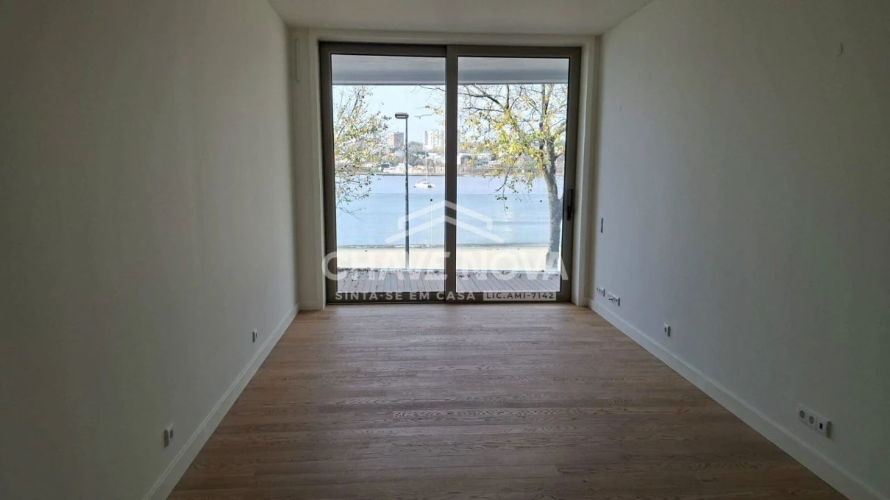 Apartamento T1 para Arrendamento em Canidelo Foto 13