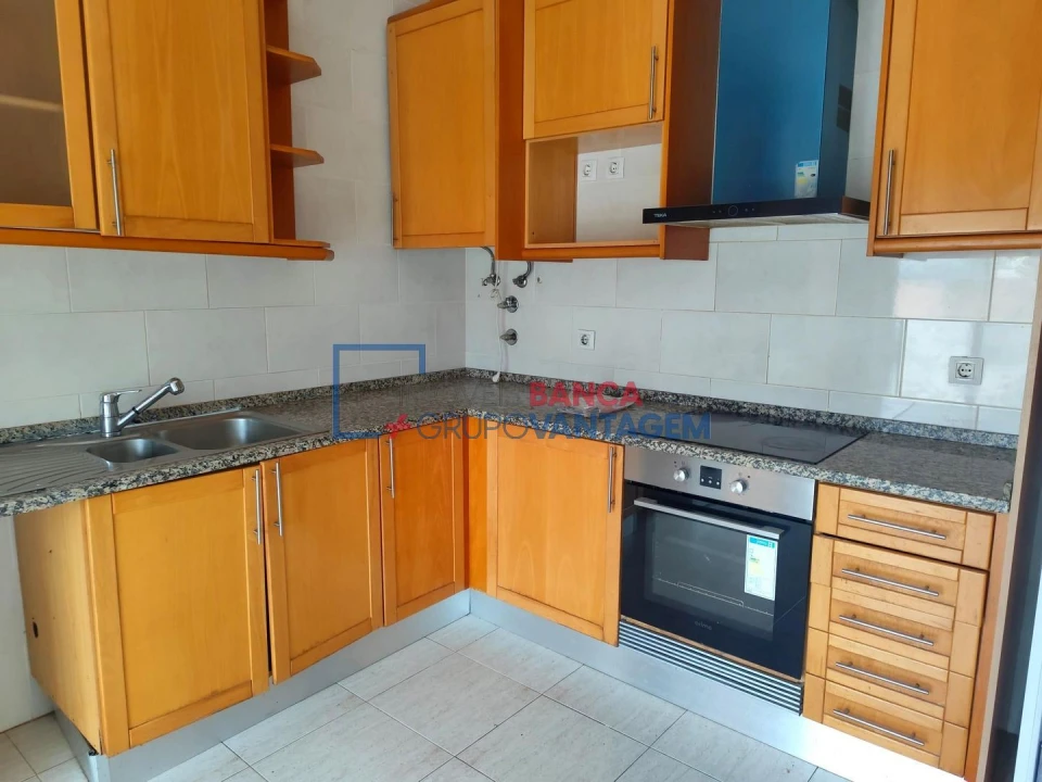 Apartamento T2 para Venda em Azambuja Foto 10