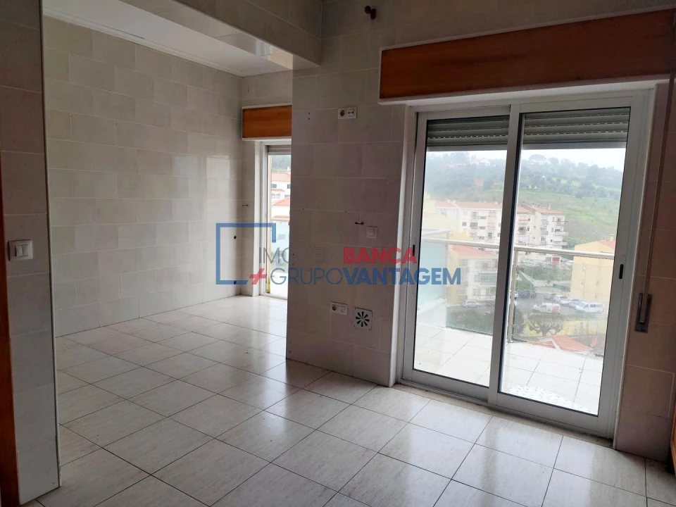 Apartamento T2 para Venda em Azambuja Foto 13