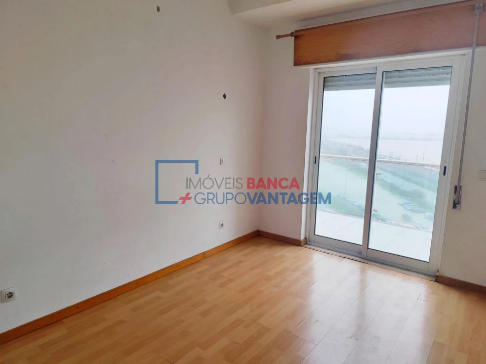 Apartamento T2 para Venda em Azambuja Foto 23