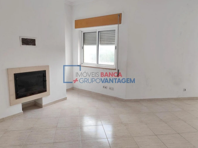 Apartamento T2 para Venda em Azambuja Foto 3