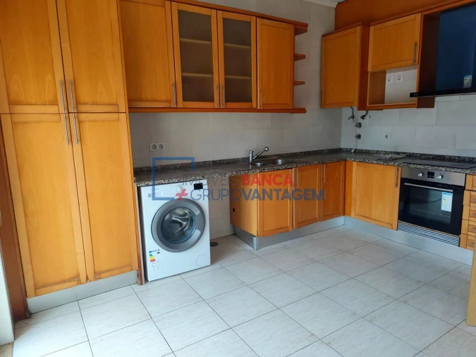Apartamento T2 para Venda em Azambuja Foto 9