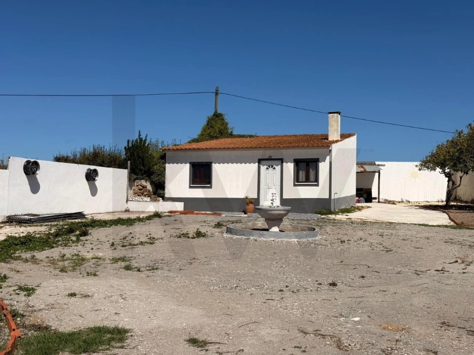 Moradia T2 para Venda em Bombarral e Vale Covo Foto 1