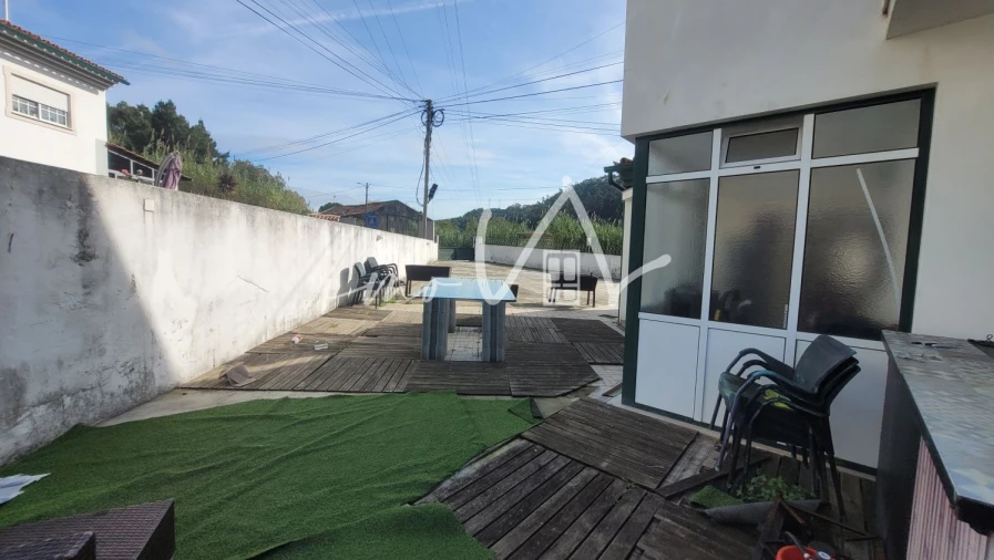 Moradia T3 para Venda em Tavarede Foto 25