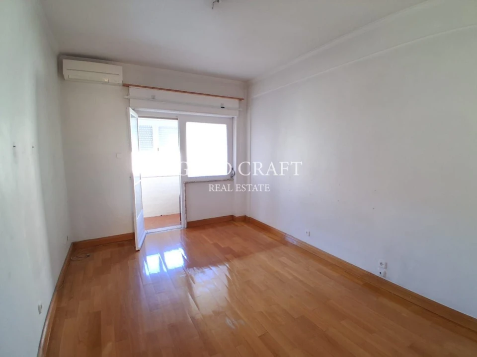 Apartamento T3 para Venda em Venteira Foto 19
