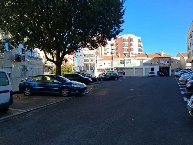 Apartamento T3 para Venda em Venteira Foto 35