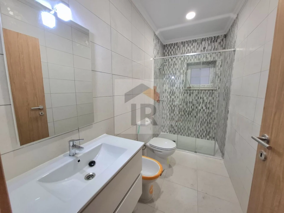 Apartamento T3 para Arrendamento em Caldas da Rainha - Santo Onofre e Serra do Bouro Foto 8