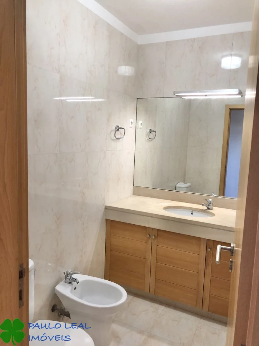 Apartamento T2 para Venda em Castêlo da Maia Foto 8