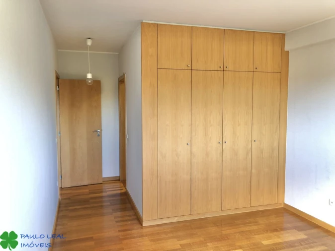 Apartamento T2 para Venda em Castêlo da Maia Foto 9