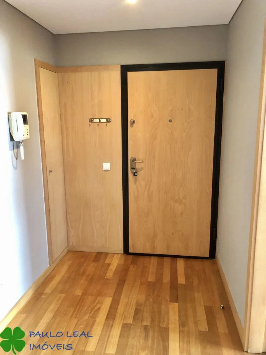 Apartamento T2 para Venda em Castêlo da Maia Foto 4