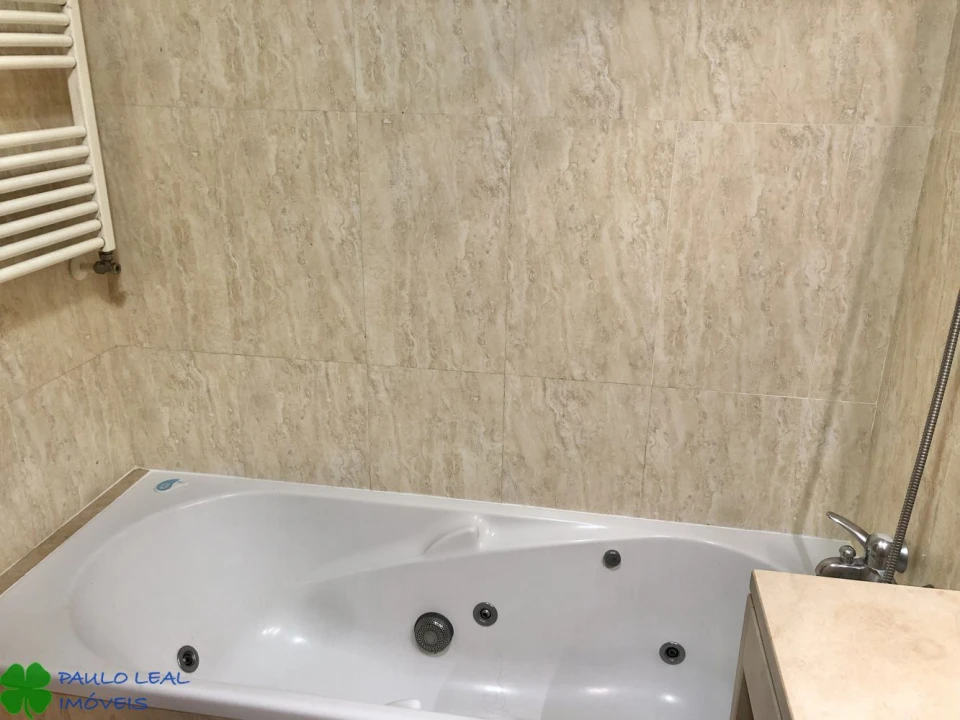 Apartamento T2 para Venda em Castêlo da Maia Foto 11