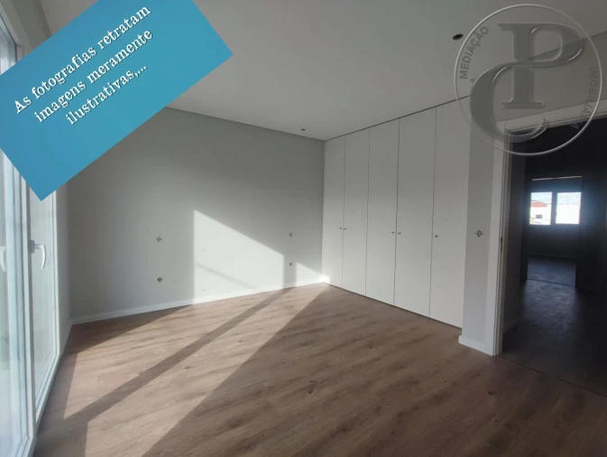 Moradia T4 para Venda em Fernao Ferro Foto 8