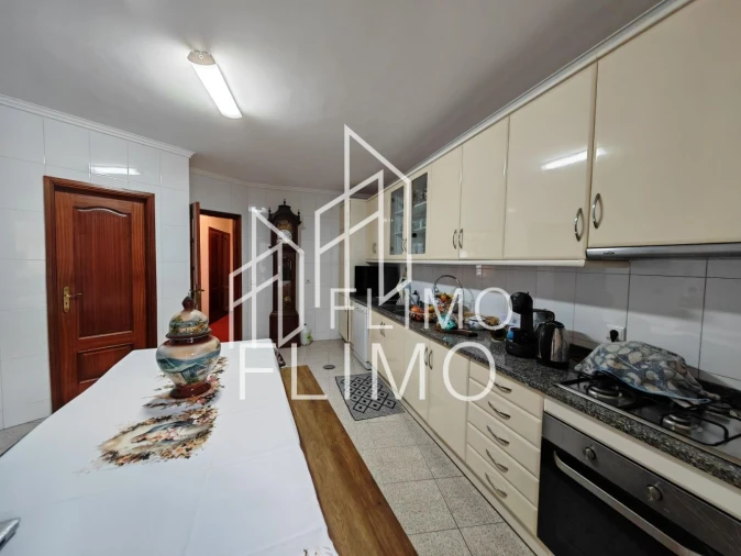 Apartamento T2 para Venda em São Miguel do Souto e Mosteirô Foto 12