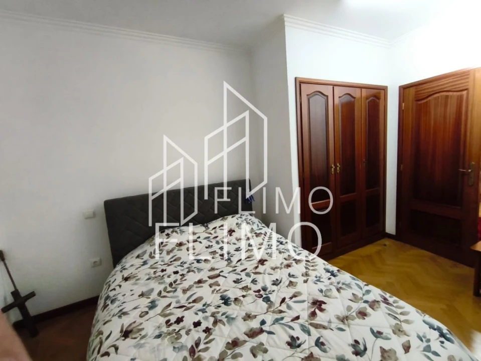 Apartamento T2 para Venda em São Miguel do Souto e Mosteirô Foto 2