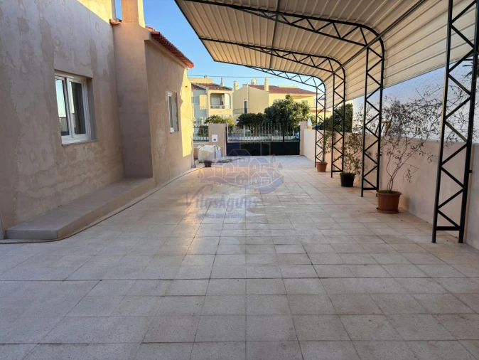 Loja para Arrendamento em Alcantarilha e Pêra Foto 10