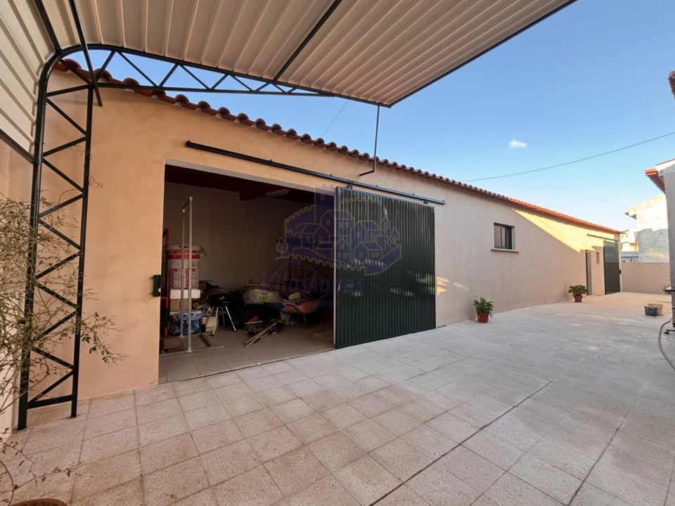 Loja para Arrendamento em Alcantarilha e Pêra Foto 1