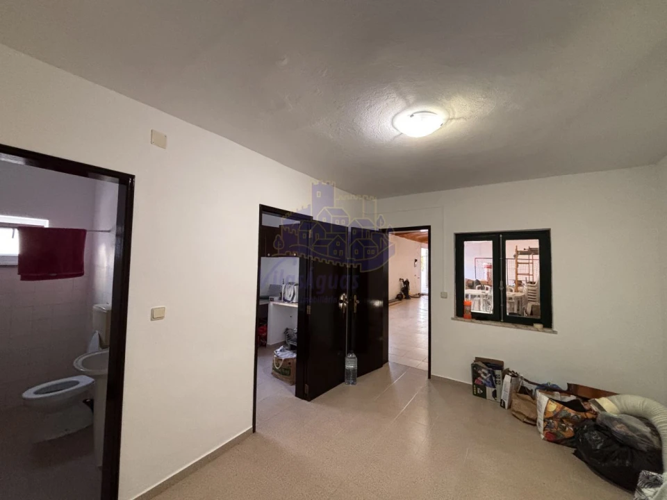 Loja para Arrendamento em Alcantarilha e Pêra Foto 2