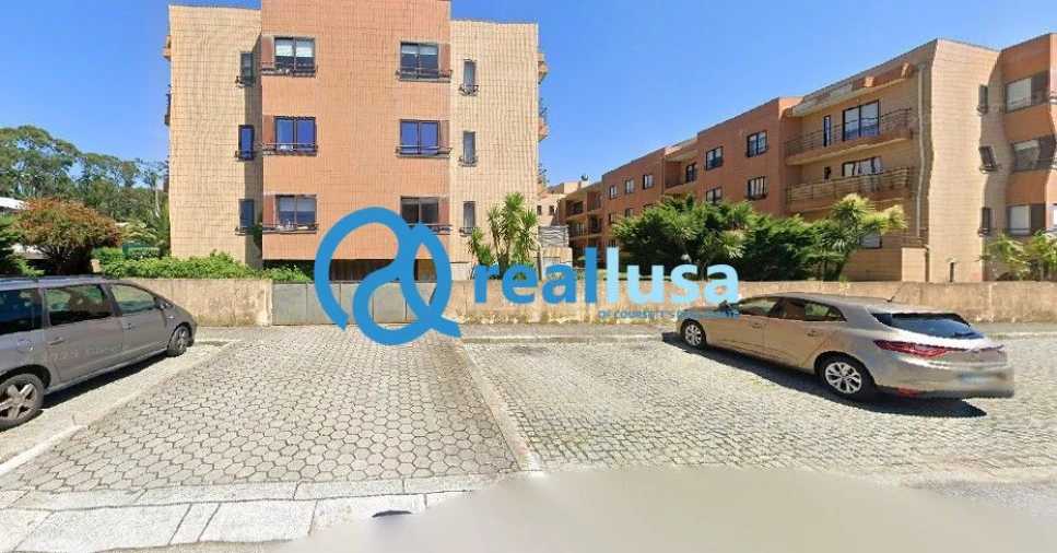 Garagem para Arrendamento em São Felix da Marinha Foto 7