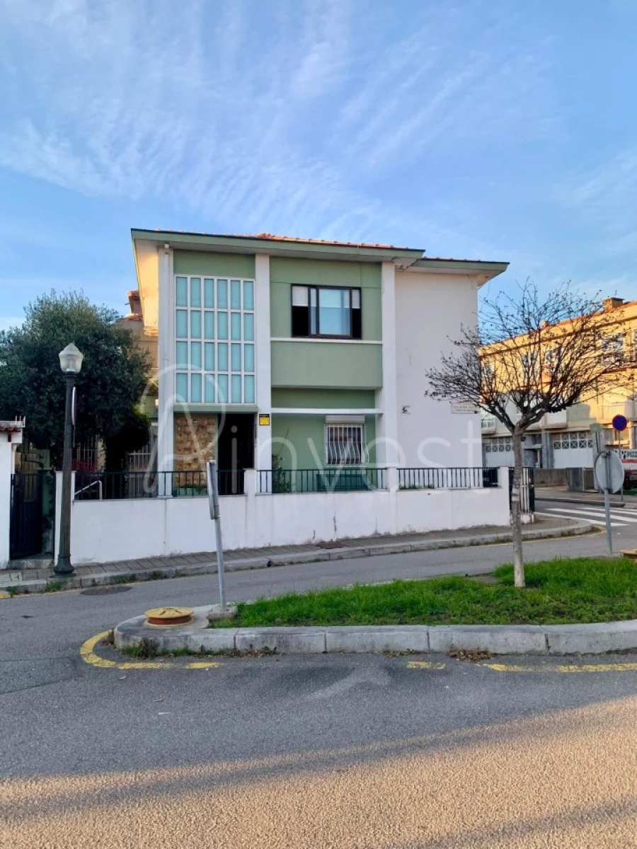 Moradia T5 para Venda em Ramalde Foto 2