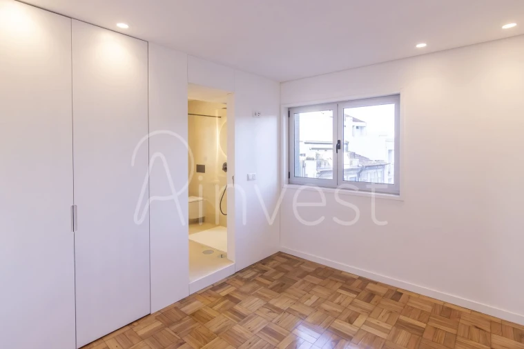 Apartamento T4 para Venda em Cedofeita, Santo Ildefonso, Sé, Miragaia, São Nicolau e Vitória Foto 18