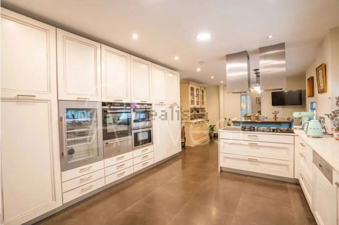 Moradia T6 para Venda em Lordelo do Ouro e Massarelos Foto 10