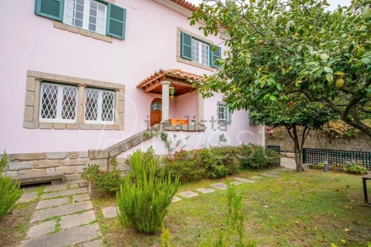 Moradia T6 para Venda em Lordelo do Ouro e Massarelos Foto 16