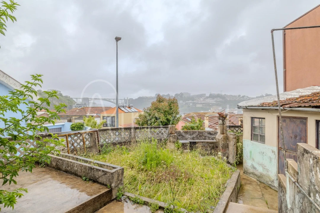 Moradia T4 para Venda em Lordelo do Ouro e Massarelos Foto 5