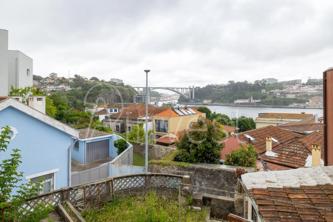 Moradia T4 para Venda em Lordelo do Ouro e Massarelos Foto 9