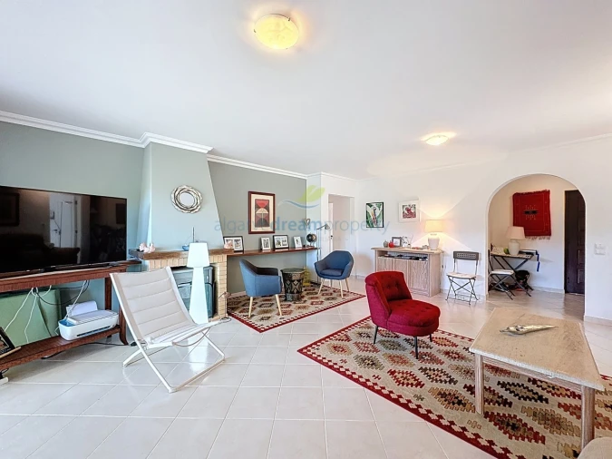 Moradia T4 para Venda em Albufeira e Olhos de Água Foto 10