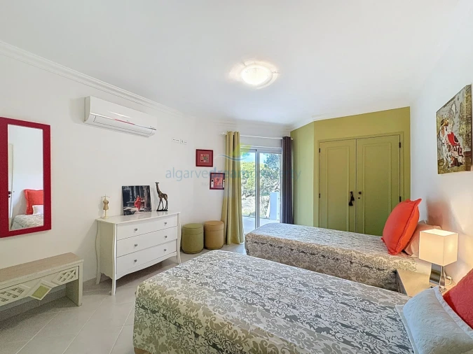 Moradia T4 para Venda em Albufeira e Olhos de Água Foto 25