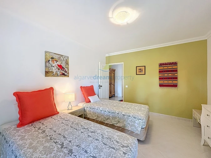 Moradia T4 para Venda em Albufeira e Olhos de Água Foto 26