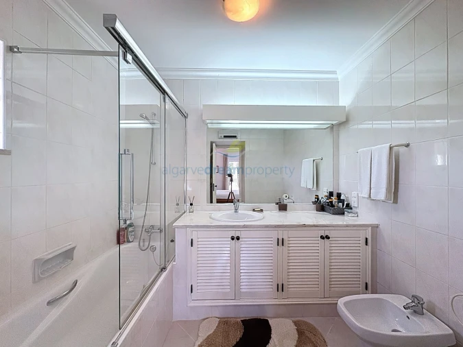 Moradia T4 para Venda em Albufeira e Olhos de Água Foto 29