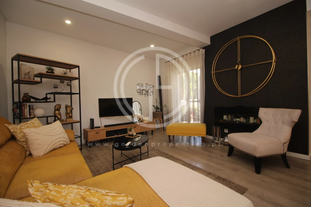 Apartamento T2 para Venda em Ferreiras Foto 2