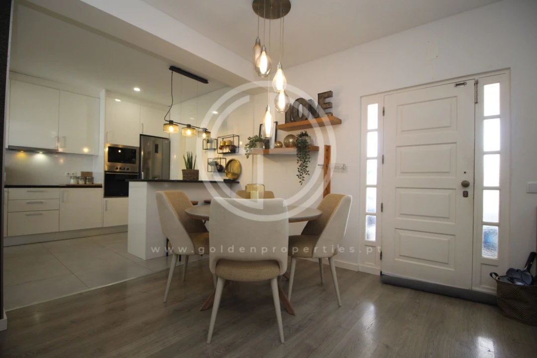 Apartamento T2 para Venda em Ferreiras Foto 8