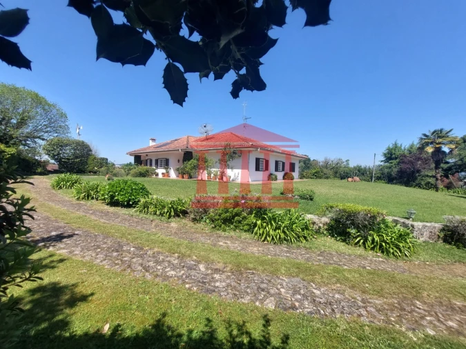 Quinta T4 para Venda em Barcelinhos Foto 7