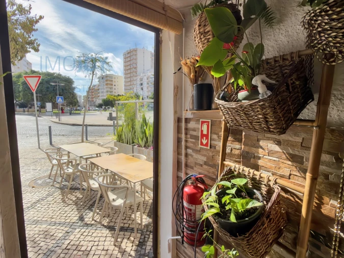 Loja para Arrendamento em Portimão Foto 11