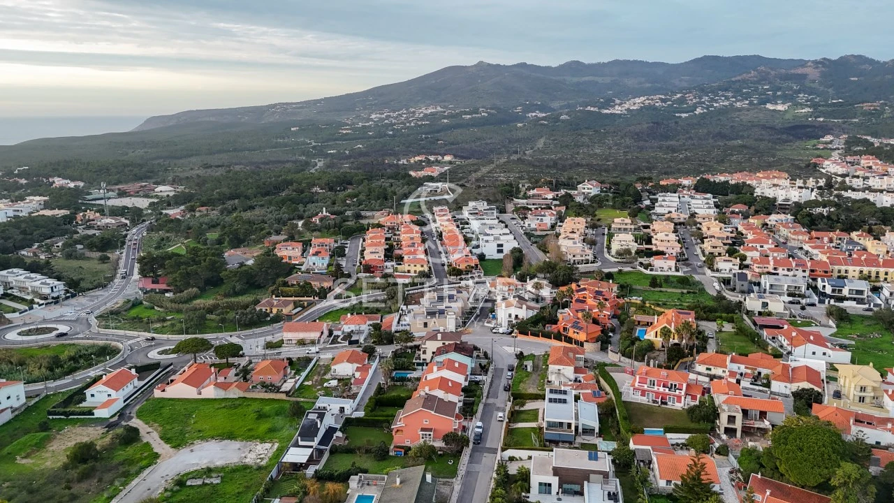 Moradia T4 para Venda em Alcabideche Foto 38